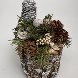 Újévi fogadalom teljesítéséhez segítséget nyújtó, magaslaton pihenő fehér baglyos téli asztaldísz  - otthon & életmód - dekoráció - virágdísz és tartó - csokor & virágdísz - Meska.hu