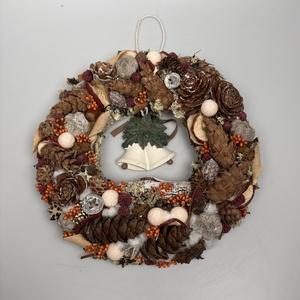 Narancssárga bogyós, síkalapos terméskopogtató himbálózó fehér harangokkal  - Meska.hu