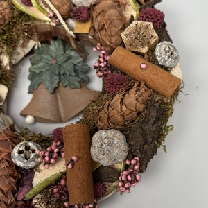 Pinka - harangocska, síkalapos terméskopogtató himbálózó, barna csengőkkel  - otthon & életmód - dekoráció - ajtó- és ablak dekoráció - ajtódísz & kopogtató - Meska.hu