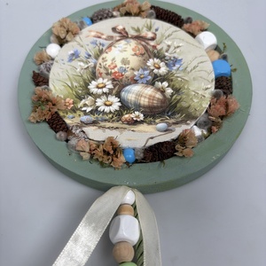 Tojáslesen - a Lógótálca Maxi Kollekció kopogtató kínálatából kert mélyén lapuló tojásokkal és gyöngy-szalaguszállyal   - otthon & életmód - virágdekoráció - virágdíszek - dekor koszorúk, kopogtatók - Meska.hu