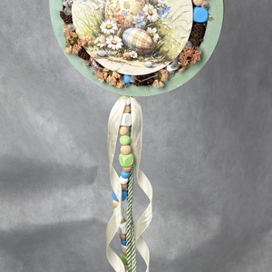 Tojáslesen - a Lógótálca Maxi Kollekció kopogtató kínálatából kert mélyén lapuló tojásokkal és gyöngy-szalaguszállyal   - otthon & életmód - virágdekoráció - virágdíszek - dekor koszorúk, kopogtatók - Meska.hu