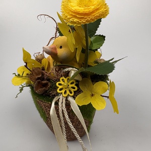 Kacsás, sárga százszorszépes, tartós tavaszi asztaldísz a mohás kaspó kollekcióból (P-05)  - ünnepi díszek, dekorációk - húsvéti díszek és dekorációk - húsvéti asztaldíszek - Meska.hu