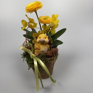 Kacsás, sárga százszorszépes, tartós tavaszi asztaldísz dióval, a mohás kaspó kollekcióból (P-06)  - ünnepi díszek, dekorációk - húsvéti díszek és dekorációk - húsvéti asztaldíszek - Meska.hu
