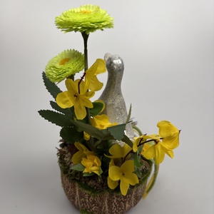 Polly Kacsa - tartós tavaszváró asztaldísz százszorszéppel, s növényi részekkel a mohás kaspó kollekcióból (P-14)  - Meska.hu