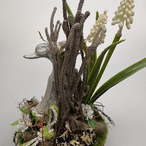 Kacsás, 2 fürjtojásos, gyöngyikés, tartós tavaszváró asztaldísz növényi részekkel a mohás kaspó kollekcióból (P-15)  - ünnepi díszek, dekorációk - húsvéti díszek és dekorációk - húsvéti asztaldíszek - Meska.hu