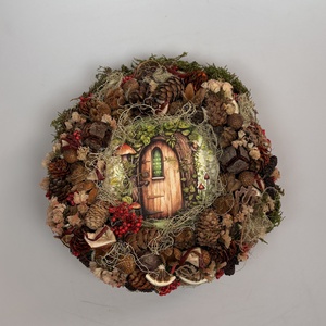 Vadregényes házikó - Tartós terméskopogtató mohakoszorún, Otthon & Életmód, Dekoráció, Ajtó- és ablak dekoráció, Ajtódísz & Kopogtató, Virágkötés, MESKA