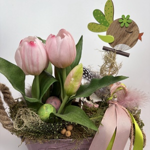 Rózsaszín tulipánkert -  mohaágyon nyugvó, tartós dísz fürjtojásokkal, tulipános jókedvében trillázó madárkával (P-22) - otthon & életmód - virágdekoráció - virágdíszek - virágdísz kaspóban - Meska.hu
