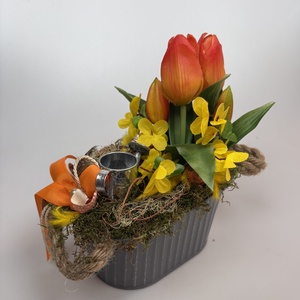 Narancspiros tulipánkert - mohaágyon nyugvó, tartós dísz fürjtojásokkal, locsolókannával (P-23) - otthon & életmód - virágdekoráció - virágdíszek - virágdísz kaspóban - Meska.hu
