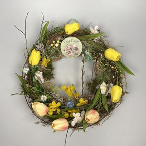 Sünit és pozsgásokat ábrázoló fatáblával ékített,  Édes otthon feliratú, tavaszi ajtódísz sík koszorúalapon - otthon & életmód - dekoráció - ajtó- és ablak dekoráció - ajtódísz & kopogtató - Meska.hu