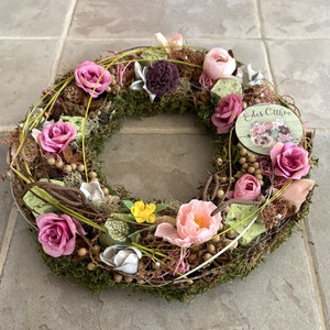 Villantós.5 - Pehelykönnyű ajtódísz napfényben megcsillanó rosegold elemekkel és sünis Édes Otthon fatáblácskával - otthon & életmód - dekoráció - ajtó- és ablak dekoráció - ajtódísz & kopogtató - Meska.hu