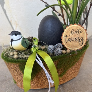 Dinótojás - tartós tavaszváró asztaldísz a gigatojást örző picinke cinkéhez - a mohás kaspó kollekcióból (P-17)  - ünnepi díszek, dekorációk - húsvéti díszek és dekorációk - húsvéti asztaldíszek - Meska.hu