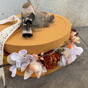 Sárgarépaszínű, madárkás, tartós tavaszi asztaldísz a virágszendvics kollekcióból (P-24)  - ünnepi díszek, dekorációk - húsvéti díszek és dekorációk - húsvéti asztaldíszek - Meska.hu