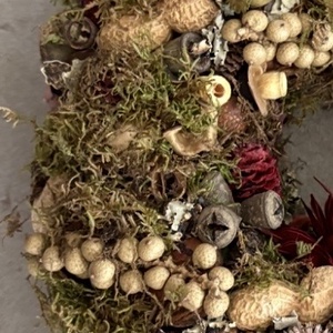 Tömör természet avagy Naturella - igen gazdagon díszített, többévszakos szalma terméskopogtató  - otthon & életmód - dekoráció - ajtó- és ablak dekoráció - ajtódísz & kopogtató - Meska.hu