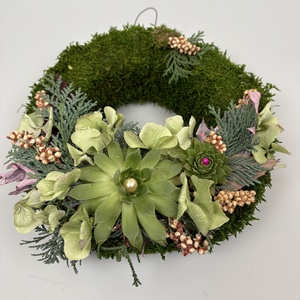 Szolidság - 2 kövirózsás, elegáns, szárazvirágokkal és termésekkel díszített, kegyeleti mohakoszorú (K-25)  - otthon & életmód - vallás - temetkezési tárgy - sírdísz, kegyeleti dísz - Meska.hu