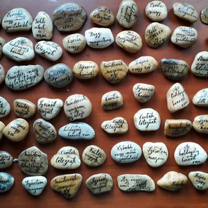 Kézzel festett, írt kavicsüzenet - művészet - festmény - akril - Meska.hu