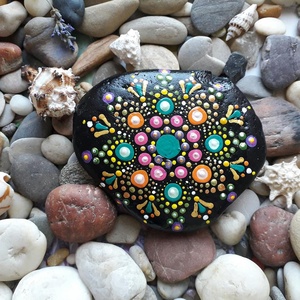 Kézzel festett kavics - mandala - otthon & életmód - dekoráció - asztal és polc dekoráció - kavics & kő - Meska.hu