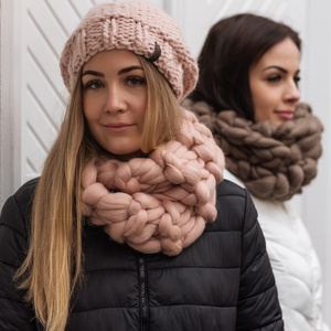 Női púder rózsaszín körsál:  extra vastag, kötött női gyapjú bebújós sál  - ruha & divat - sál, sapka, kendő - sál - Meska.hu