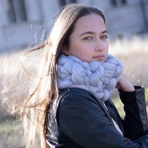 Női körsál: kék, extra vastag, kötött gyapjú bebújós sál - ruha & divat - sál, sapka, kendő - sál - Meska.hu