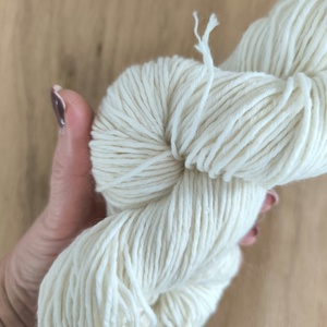 Natúr festenivaló superwash gyapjú zokni fonal � 100g / 200m - kellékek & szerszámok - rövidáru - fonal, cérna - gyapjúfonal - Meska.hu
