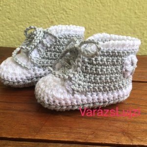 Horgolt baba cipő Convers -  - Meska.hu