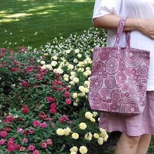 Erős textilszatyor - drapp, bordó, Táska & Tok, Bevásárlás & Shopper táska, Shopper, textiltáska, szatyor, Varrás, Erős, tágas textilszatyor.
Méretei: szélessége 40 cm, magassága 40 cm, alsó szélessége (bősége) 10,..., MESKA