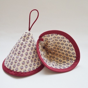 Edényfogó, fedőfogó, fülfogó -  apró mintával, bordó szegéllyel (2 db) - otthon & életmód - konyhafelszerelés, tálalás - konyhai textil - edényfogó & edényfedő - Meska.hu