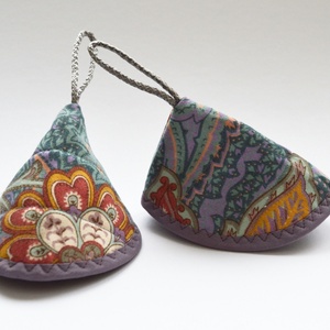 Edényfogó, fedőfogó, fülfogó - virágos mintával, orgonalila szegéllyel - otthon & életmód - konyhafelszerelés, tálalás - konyhai textil - edényfogó & edényfedő - Meska.hu