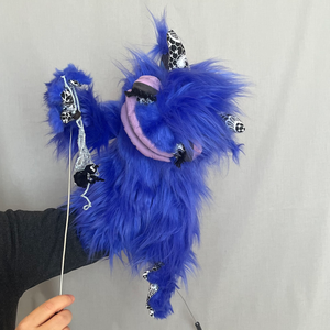 Kék Fluffy szőrmók báb pókkal Halloweenre - játék & sport - bábok - kesztyűbáb - Meska.hu