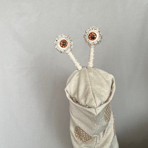 Csodacsiga báb - Barna - játék & sport - bábok - kesztyűbáb - Meska.hu