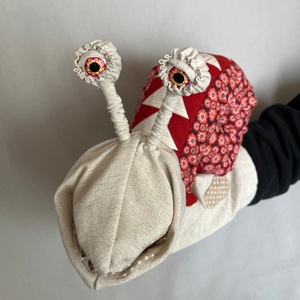 Csodacsiga báb - Piros, Játék & Sport, Bábok, Kesztyűbáb, Baba-és bábkészítés, Varrás, MESKA