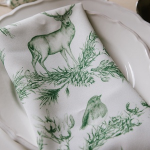 Textilszalvéta  szarvas és vörösbegy  zöld grafikával - Meska.hu