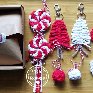 Karácsonyfadísz box zsinórfonalból (6+2 db ajándék dísszel) - karácsony - karácsonyi lakásdekoráció - karácsonyfadíszek - Meska.hu Karácsonyfadísz box zsinórfonalból (6+2 db ajándék dísszel) - karácsony - karácsonyi lakásdekoráció - karácsonyfadíszek - Meska.hu