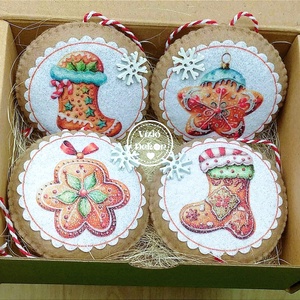 Vegyes karácsonyi, mézeskalács mintás filc dísz  csomag 4 részes - karácsony - karácsonyi lakásdekoráció - karácsonyfadíszek - Meska.hu