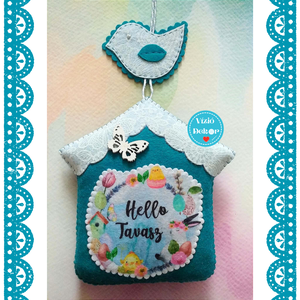 Filc Hello tavasz házikó dísz, Otthon & Életmód, Dekoráció, Ajtó- és ablak dekoráció, Ajtódísz & Kopogtató, Varrás, MESKA