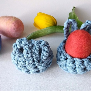 2 db-os  horgolt, húsvéti nyuszifüles tojástartó szett jégkék - Meska.hu