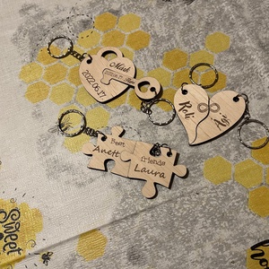 Puzzle Kulcstartó Barátoknak - Egyedi Gravírozott Fa Kulcstartó Szett - Páros Kulcstartó - táska & tok - kulcstartó & táskadísz - kulcstartó - Meska.hu