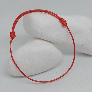 Piros védelem karkötő - ékszer - karkötő - fonott karkötő - Meska.hu