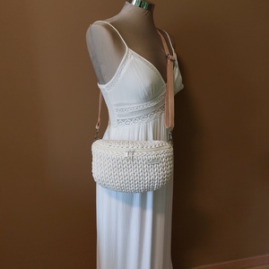 Horgolt övtáska - táska & tok - kézitáska & válltáska - vállon átvethető táska - Meska.hu