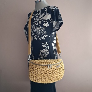 Horgolt övtáska - táska & tok - kézitáska & válltáska - vállon átvethető táska - Meska.hu