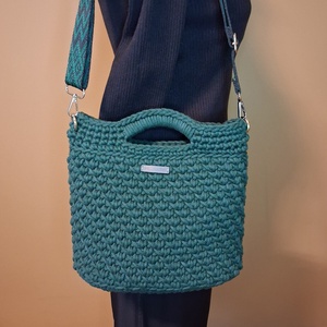 Horgolt táska - táska & tok - kézitáska & válltáska - vállon átvethető táska - Meska.hu