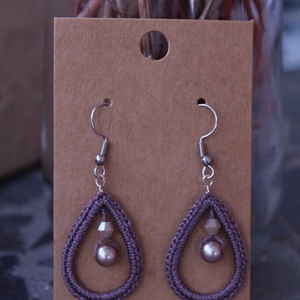 Cseppentő horgolt fülbevaló (lila), Ékszer, Fülbevaló, Lógó csepp fülbevaló, Gyöngyfűzés, gyöngyhímzés, Horgolás, MESKA