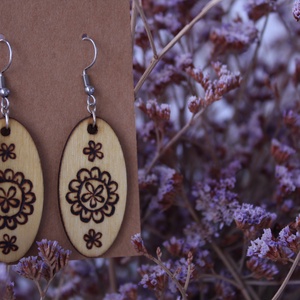 Ovális fából készült fülbevaló 1#, Ékszer, Fülbevaló, Lógó fülbevaló, Gravírozás, pirográfia, MESKA