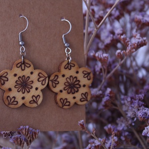 Virágom fából készült fülbevaló 2#, Ékszer, Fülbevaló, Lógó fülbevaló, Gravírozás, pirográfia, MESKA