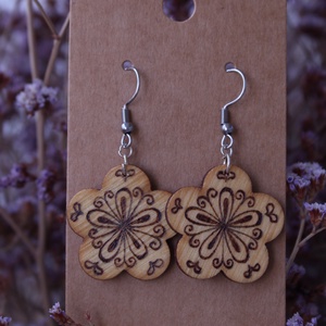 Virágom fából készült fülbevaló 1#, Ékszer, Fülbevaló, Lógó fülbevaló, Gravírozás, pirográfia, MESKA