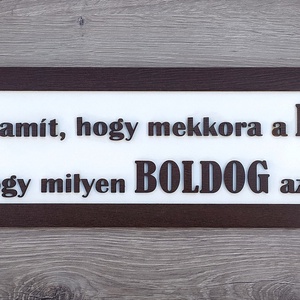 Nem az számít mekkora a ház... fali tábla, Otthon & Életmód, Dekoráció, Fali és függő dekoráció, Felirat, Gravírozás, pirográfia, MESKA