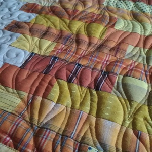 Krémfehér-sárga patchwork és quilt párnahuzat - Meska.hu