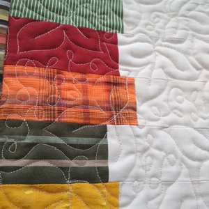 Nagy méretű quilt meleg színekkel, levél mintával - otthon & életmód - dekoráció - asztal és polc dekoráció - asztaldísz - Meska.hu