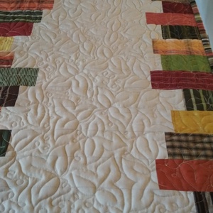 Nagy méretű quilt meleg színekkel, levél mintával - otthon & életmód - dekoráció - asztal és polc dekoráció - asztaldísz - Meska.hu