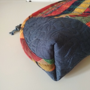 Élénk színösszeállítású, nagy méretű, tulipános neszesszer - táska & tok - neszesszer - Meska.hu