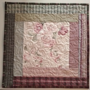 Rózsás patchwork és quilt párnahuzat, Otthon & Életmód, Lakástextil, Párna & Párnahuzat, Varrás, Patchwork, foltvarrás, MESKA